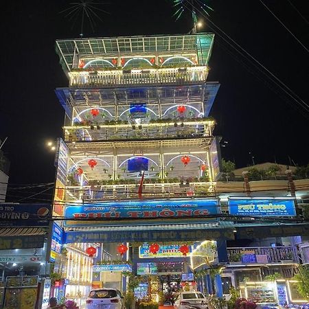 Phu Thong Hotel Chau Doc Buitenkant foto